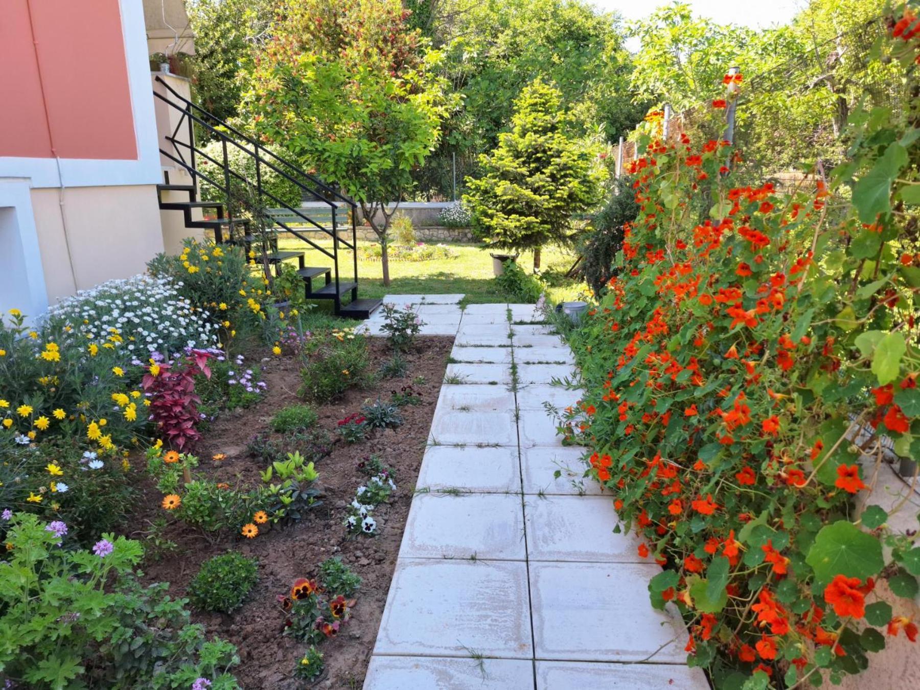 The Garden House Corfu * Alepou